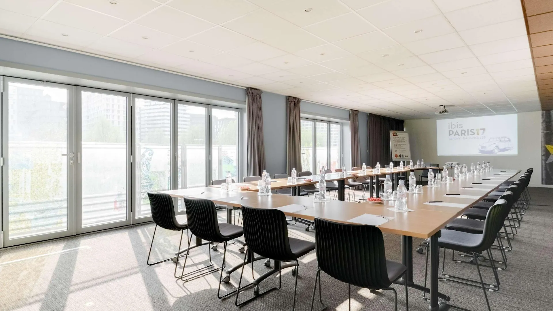 Ibis 17 Clichy-batignolles Hotel 3*