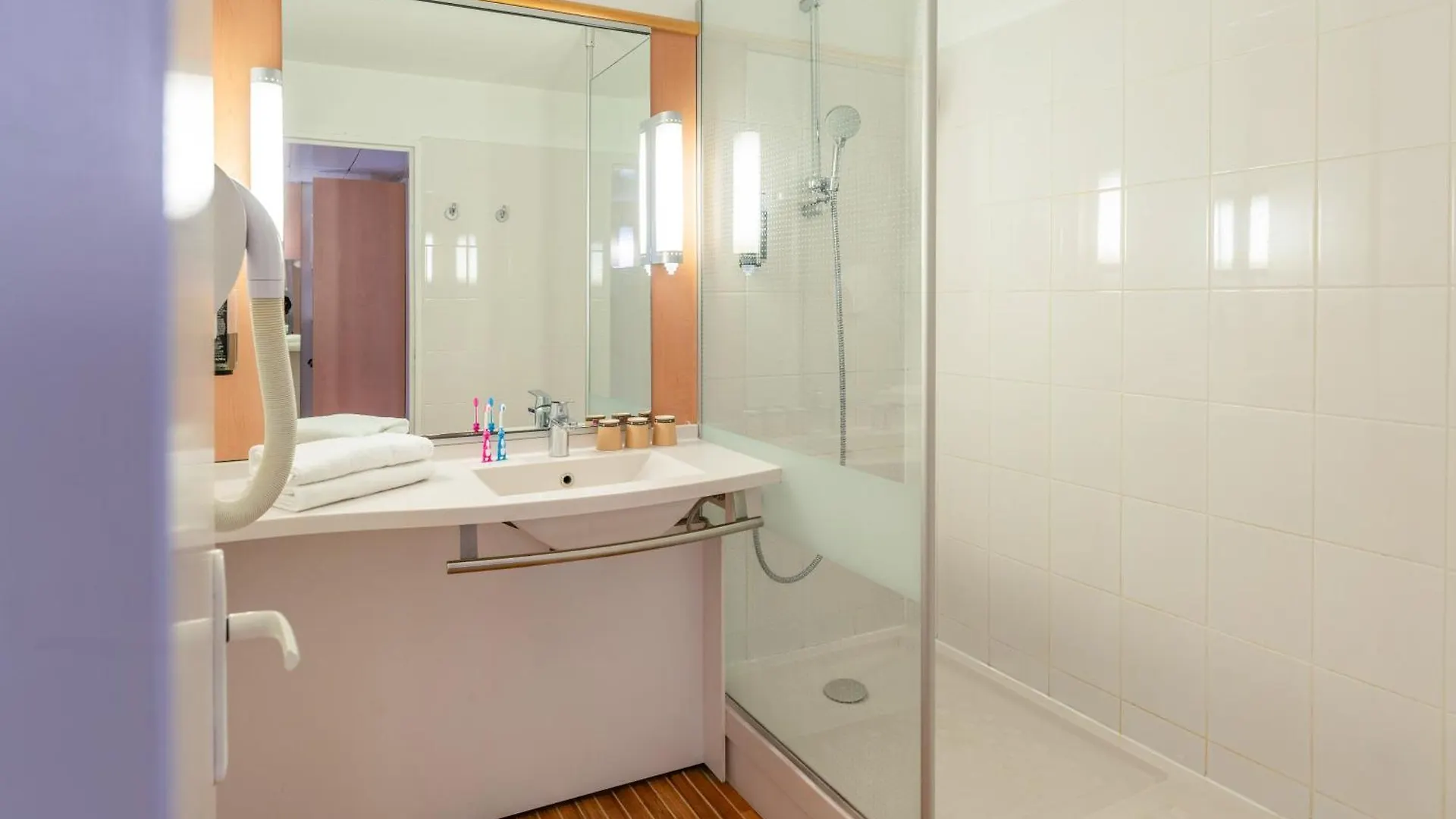 Ibis 17 Clichy-batignolles París